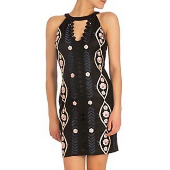 Floral Embroidered Sheath Dress - Picture 15 of 16